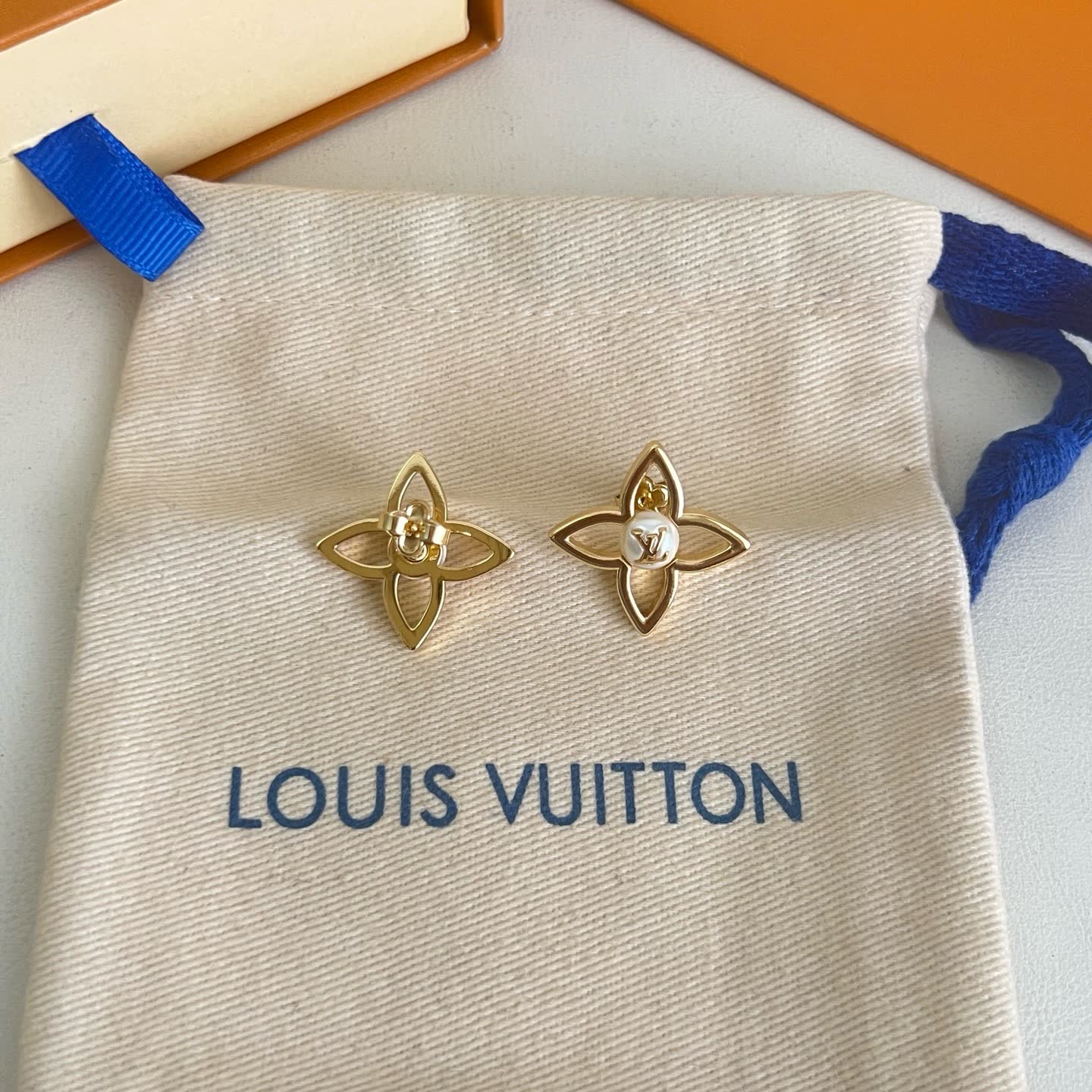 Louis Vuitton Gold Flower Stud Earrings